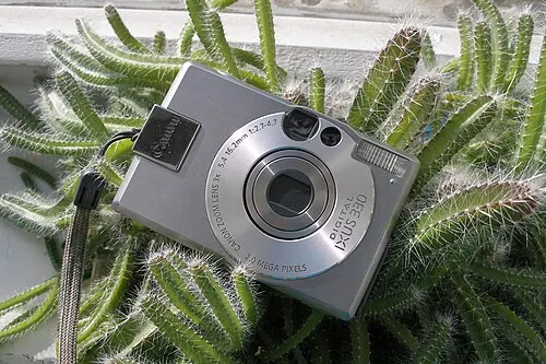 Canon Digital IXUS 330 camera