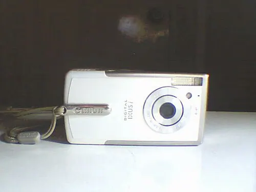 Canon Digital IXUS i camera