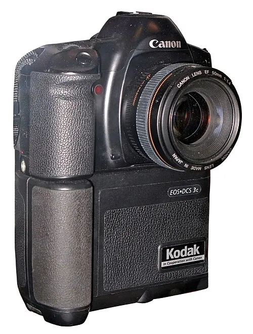 Canon EOS DCS 3 camera