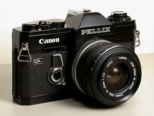 Canon Pellix camera