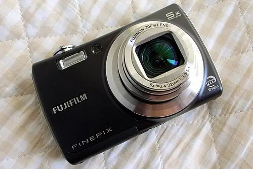 Fujifilm FinePix F100fd camera