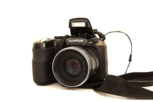 Fujifilm FinePix S1800 camera