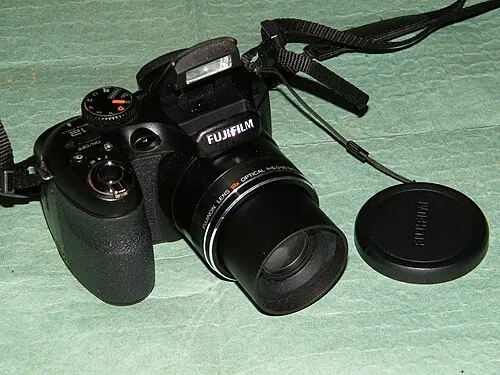 Fujifilm FinePix S2600 HD camera