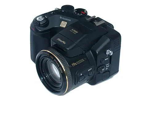 Fujifilm FinePix S7000 camera