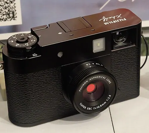 Fujifilm X half camera