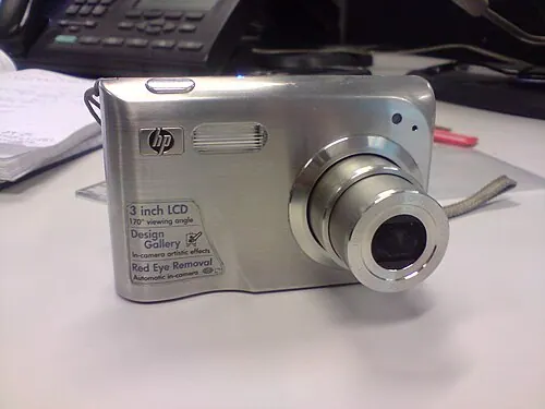 HP PhotoSmart R927 camera