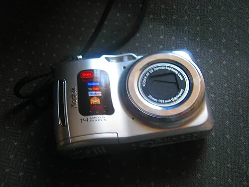 Kodak EasyShare C195 camera