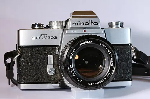 Minolta SR-T 303 camera