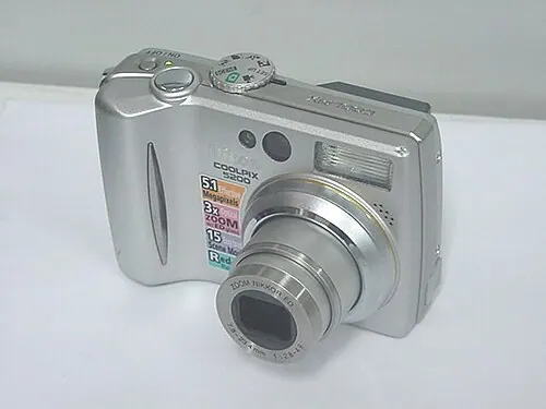 Nikon Coolpix 5200 camera