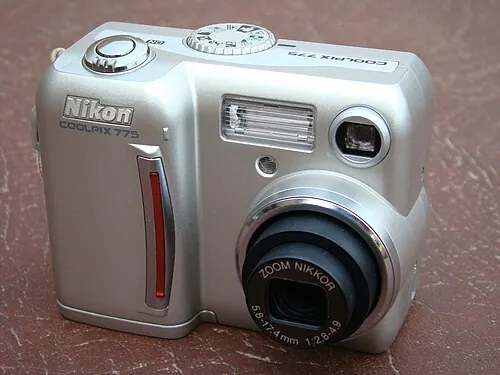 Nikon Coolpix 775 camera
