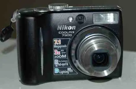 Nikon Coolpix 7900 camera