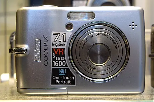 Nikon Coolpix L12 camera