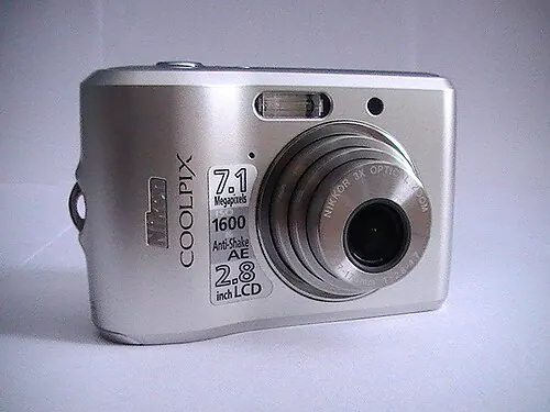 Nikon Coolpix L16 camera