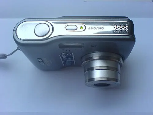 Nikon Coolpix L2 camera