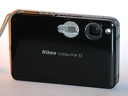 Nikon Coolpix S1 camera