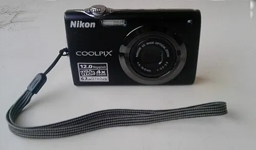 Nikon Coolpix S3000 camera