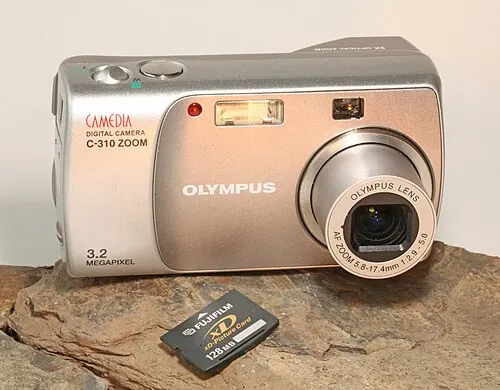 Olympus C-310 Zoom camera