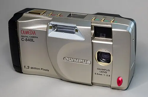 Olympus C-840L camera
