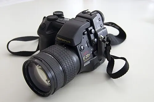Olympus E-20 camera