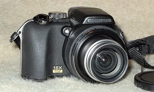 Olympus SP-560UZ camera