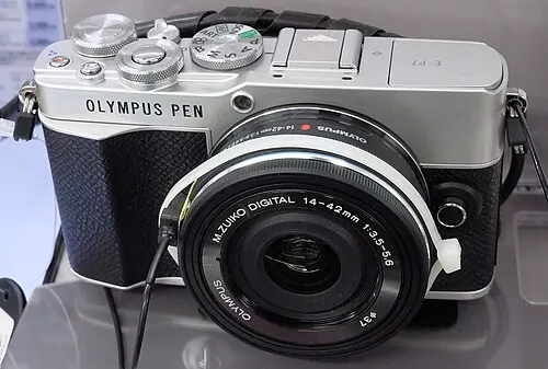 OM System PEN E-P7 camera