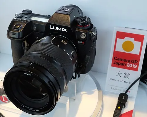 Panasonic Lumix DC-S1 camera