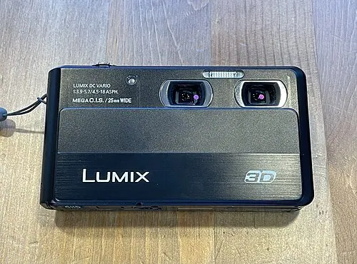 Panasonic Lumix DMC-3D1 camera