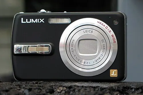 Panasonic Lumix DMC-FX01 camera