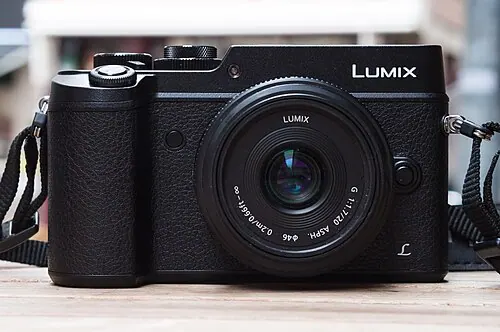 Panasonic Lumix DMC-GX8 camera