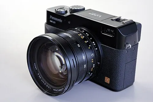Panasonic Lumix DMC-LC1 camera