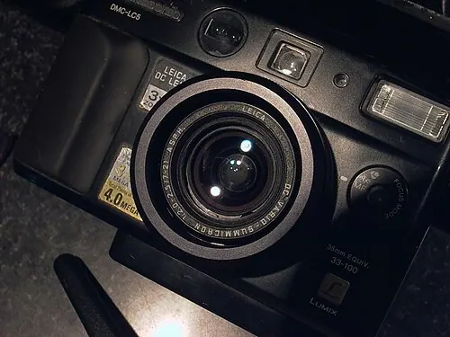 Panasonic Lumix DMC-LC5 camera