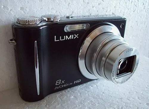 Panasonic Lumix DMC-ZX3 camera