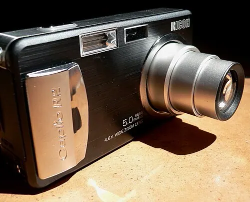 Ricoh Caplio R2 camera
