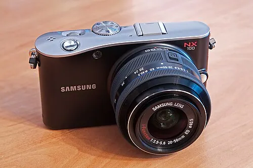 Samsung NX100 camera