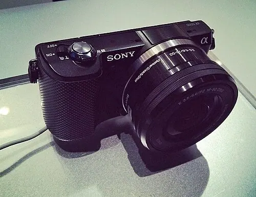 Sony α5000 camera
