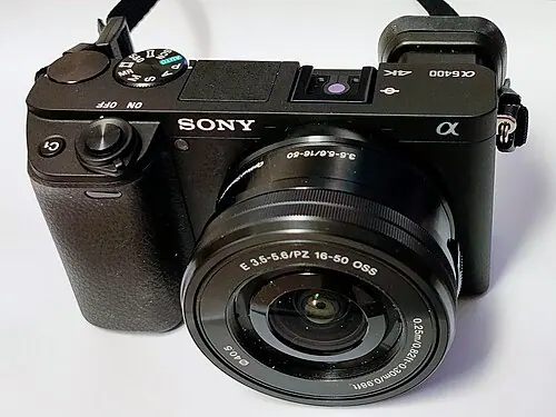 Sony α6400 camera
