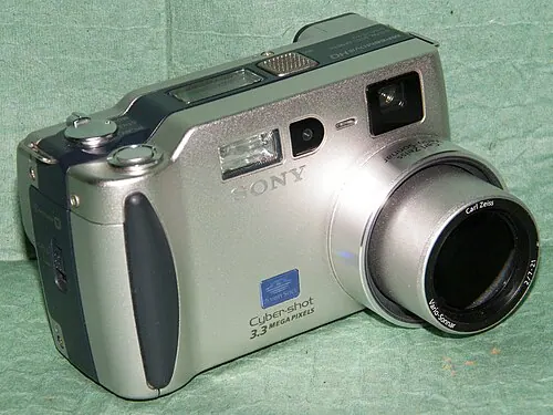 Sony Cyber-shot DSC-S70 camera